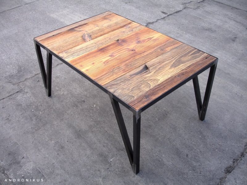 stolik industrialny ze starego drewna